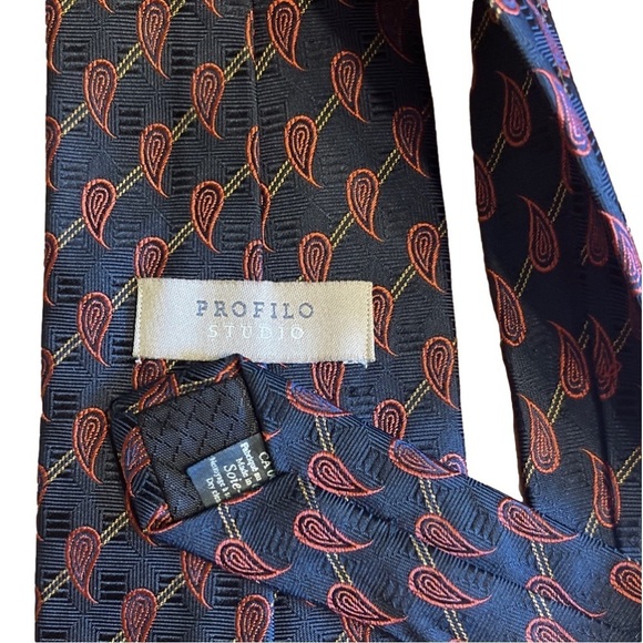 Profili Studio 100% silk patterned tie made in Canada 4”x64” - Picture 2 of 2
